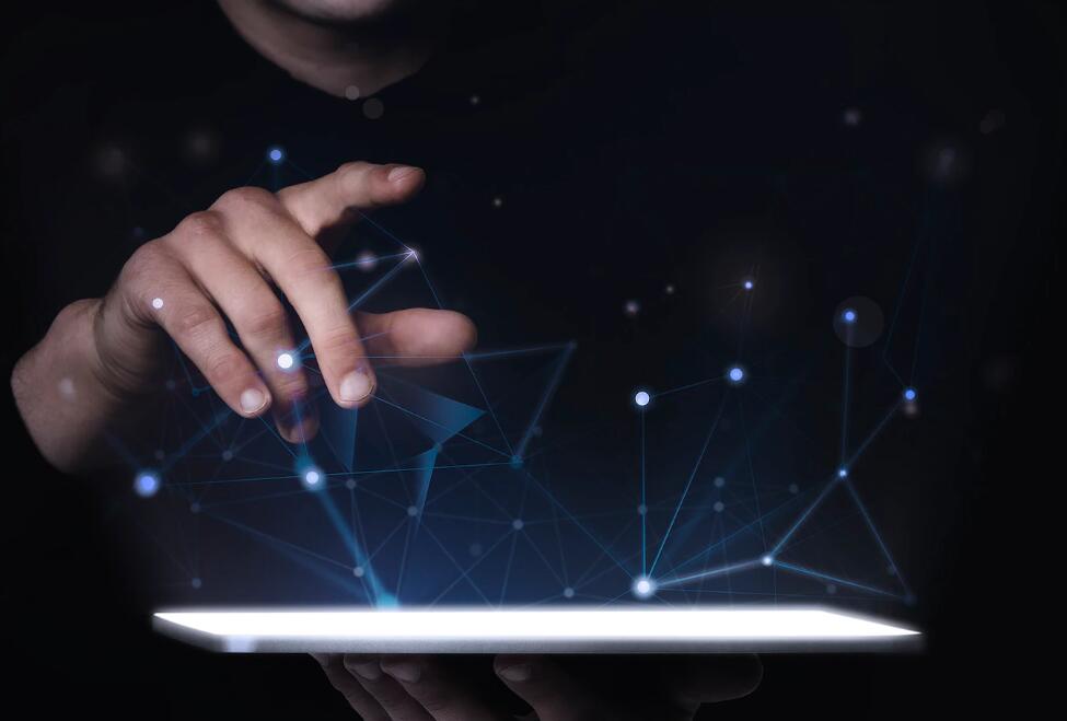 香椿木餐桌椅子价格 实木餐桌多少钱